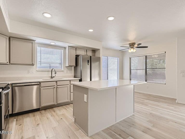 16033 W DIAMOND Street photo 5