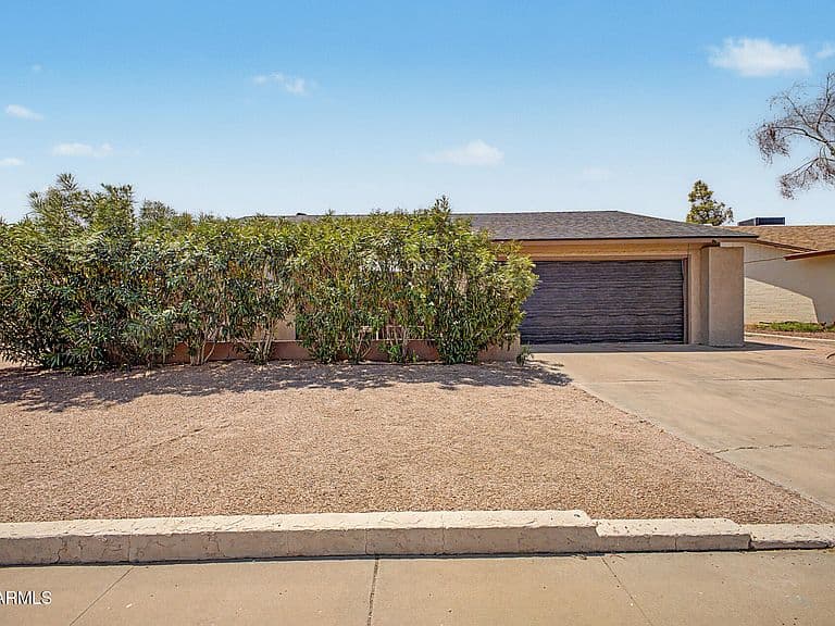 701 W LOS LAGOS VISTA Avenue photo 2