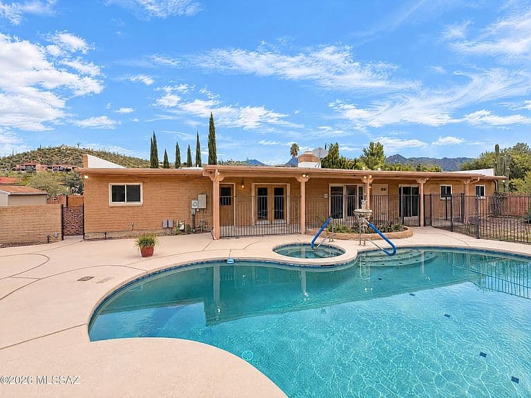 3900 N Calle Hondonada photo 5