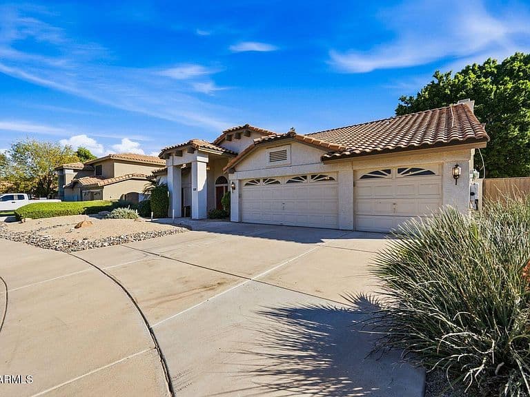10945 W Bermuda Drive photo 2