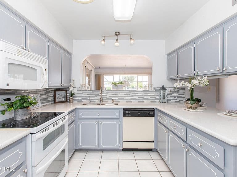 854 S 79TH Way photo 1