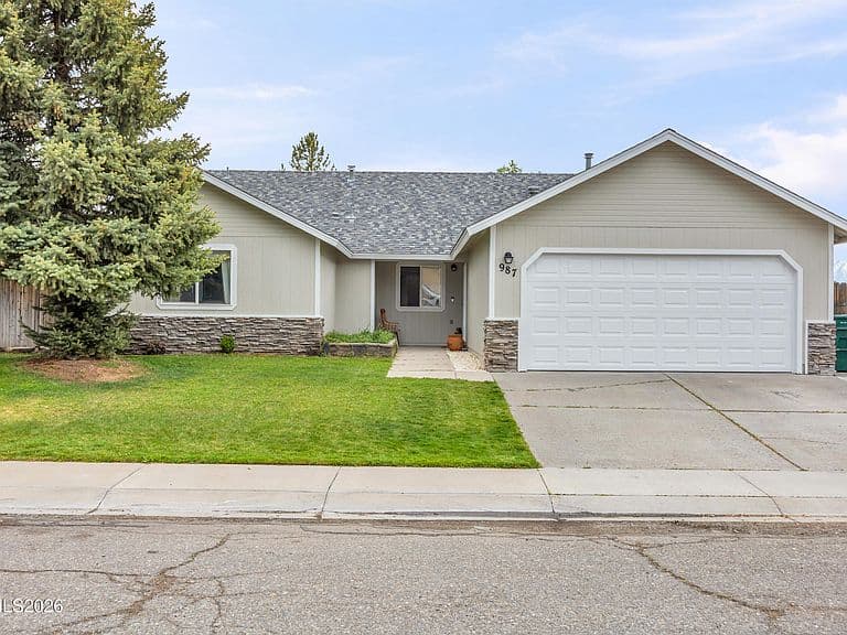 987 Haystack Dr photo 1
