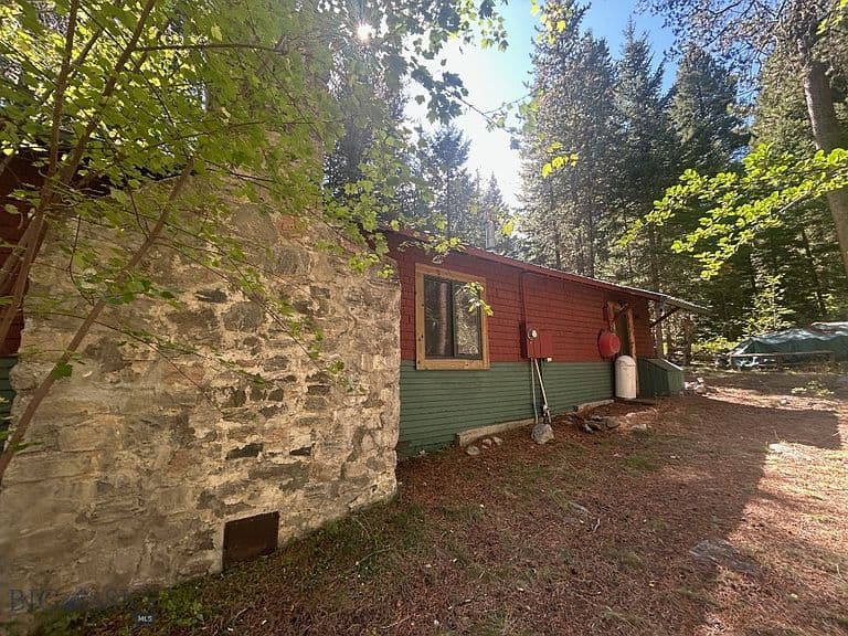 1040 Cascade Creek Rd photo 3