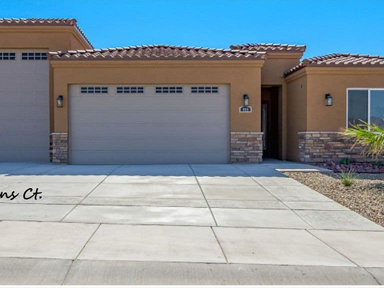 955 Athens Court photo 1