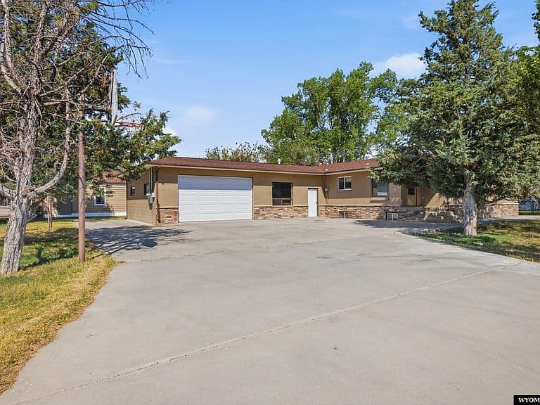 2230 River Meadows Rd photo 2