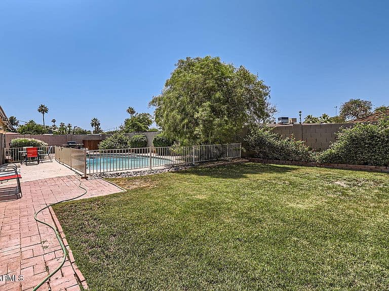 3924 E Cortez St photo 5