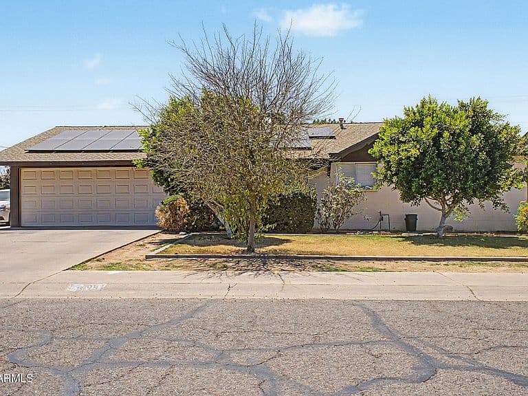 3701 W ECHO Lane photo 2