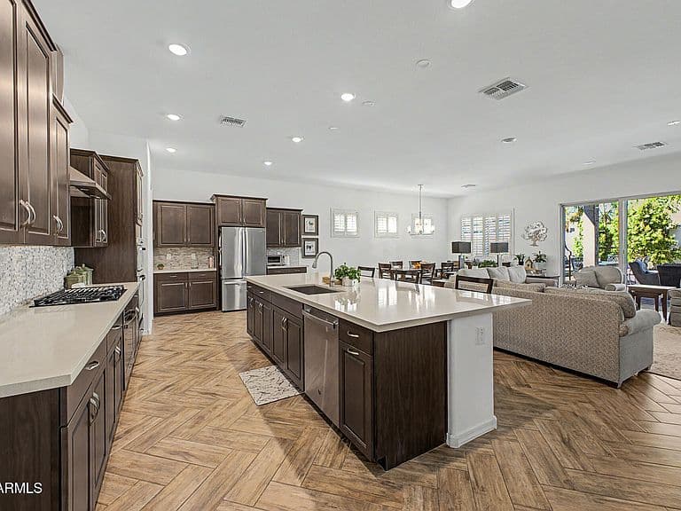 14552 W VOLTAIRE Street photo 4