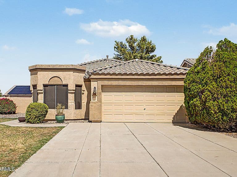 3706 W TONOPAH Drive photo 2