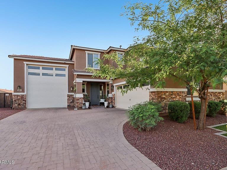 17365 W HEDGEHOG Place photo 1