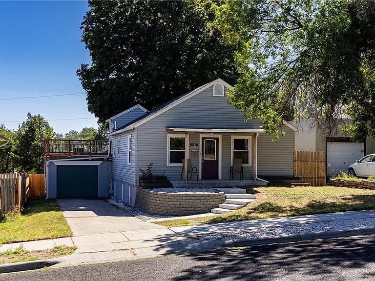 1132 Terry Ave photo 2