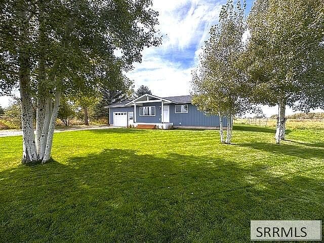 375 N 3800 E photo 1