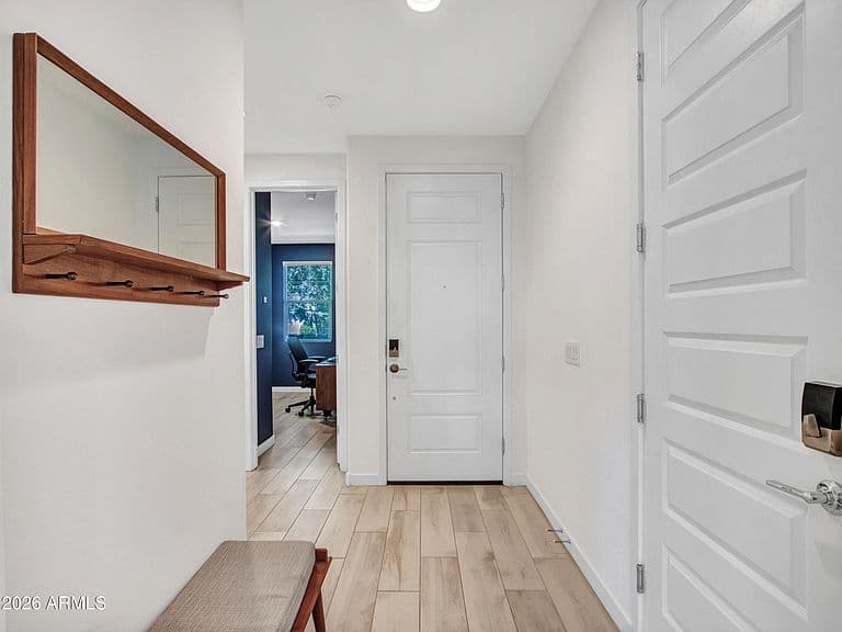 16819 W ECHO Lane photo 4