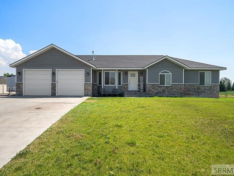 2258 E Hailey Ave photo 1
