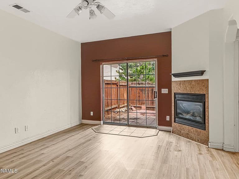 607 W Martys Way photo 5