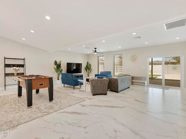 1826 W ORAIBI Drive photo 4
