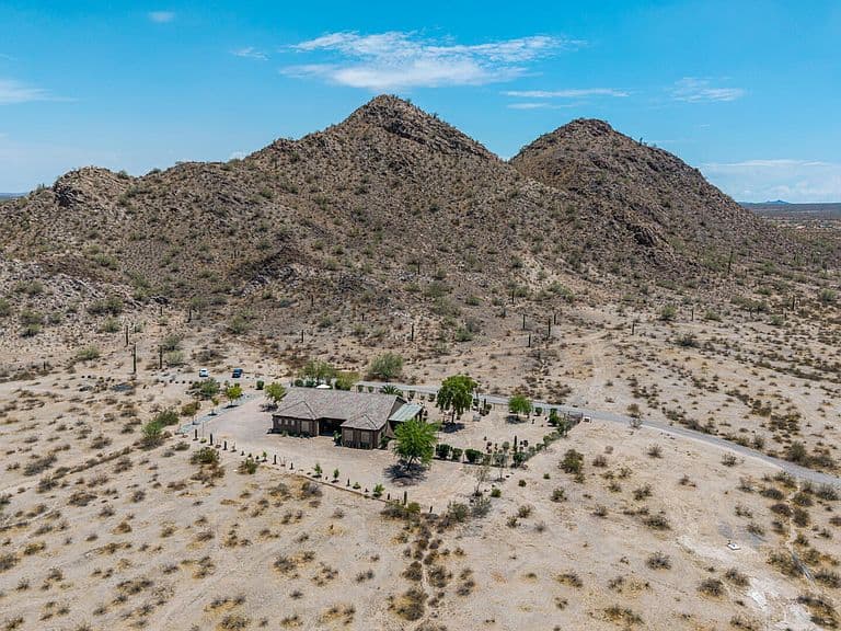 47028 W BUTTE Road photo 3