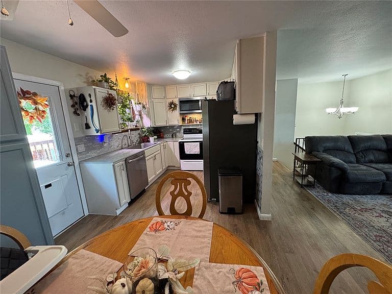 621 Chinook Pl photo 5