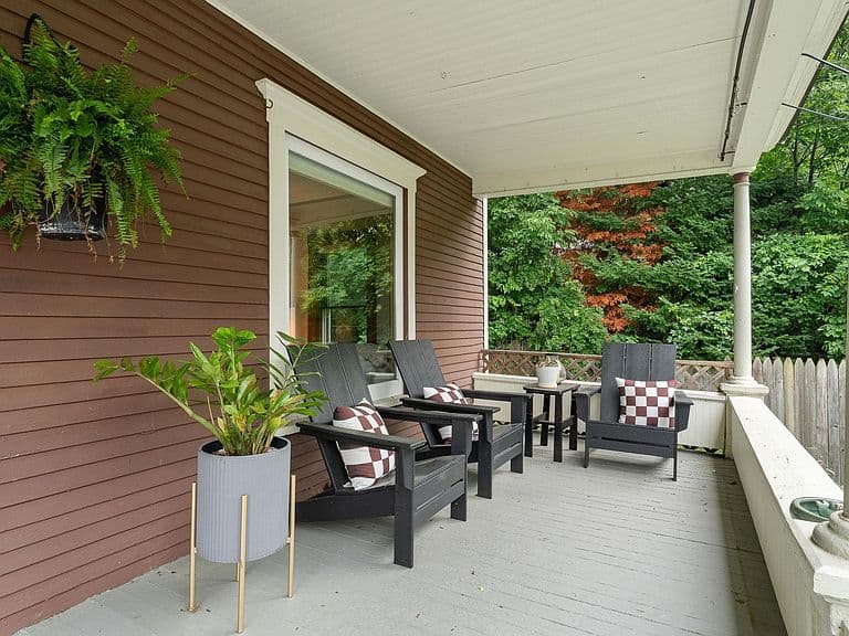 208 Elm Street photo 3