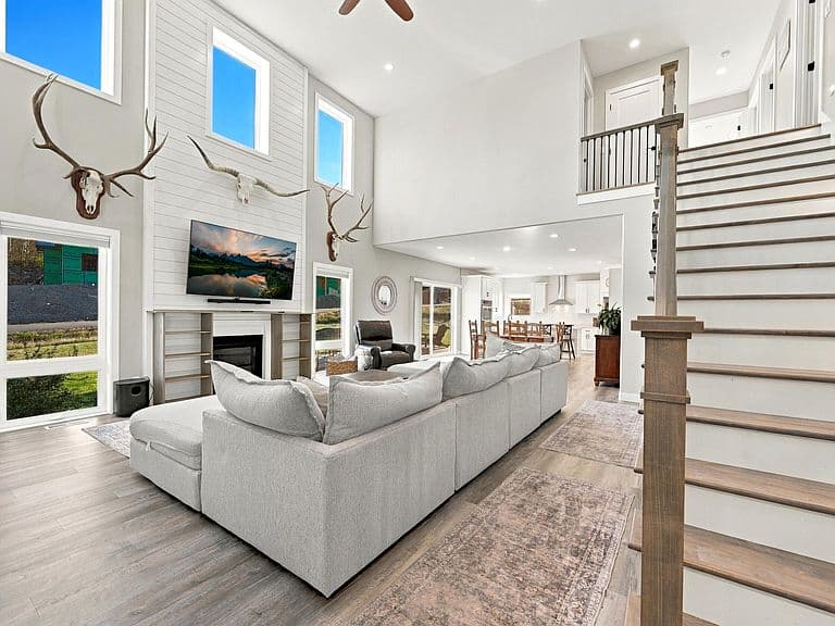 2 Cloud Peak Ct photo 5