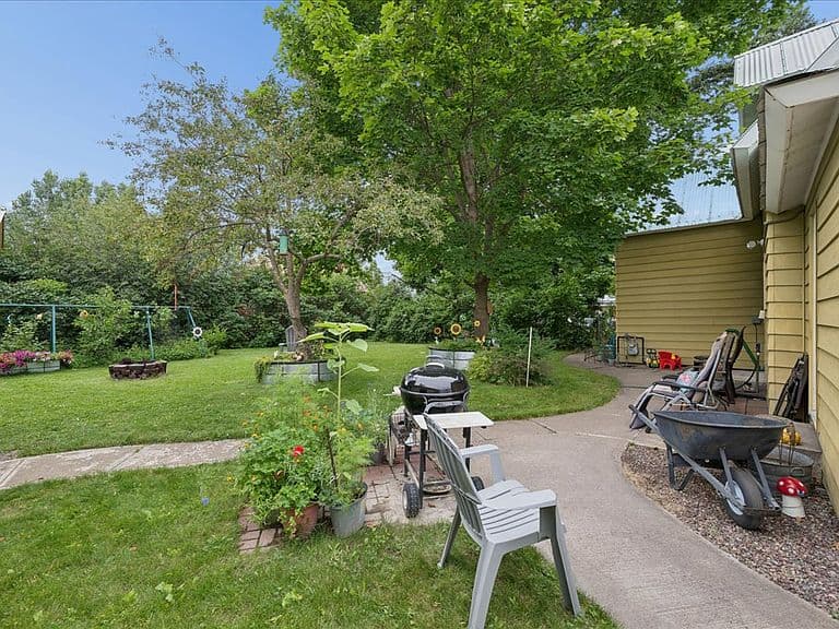 105 1st Ave W photo 4