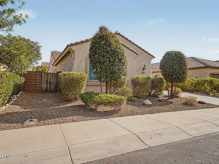 25991 W TONTO Lane photo 3