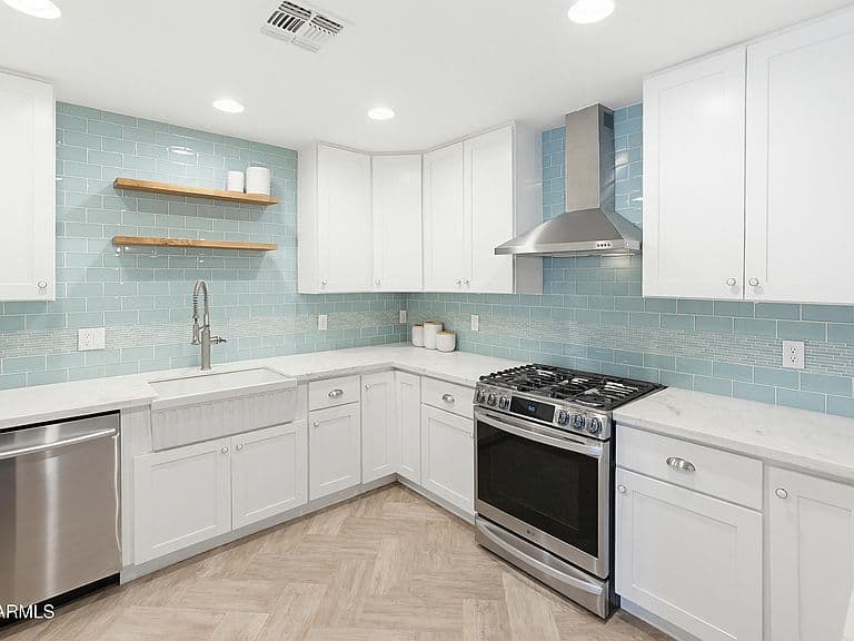 1603 W Rovey Avenue photo 4