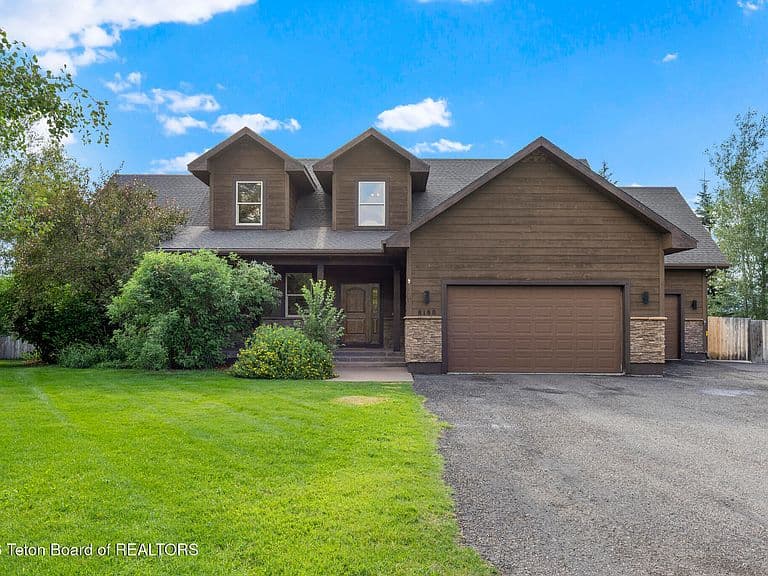 8180 Cutthroat Ln photo 2