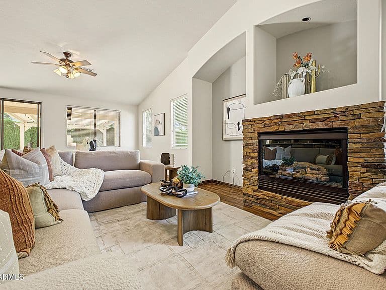 1250 S LOS ALTOS Drive photo 3