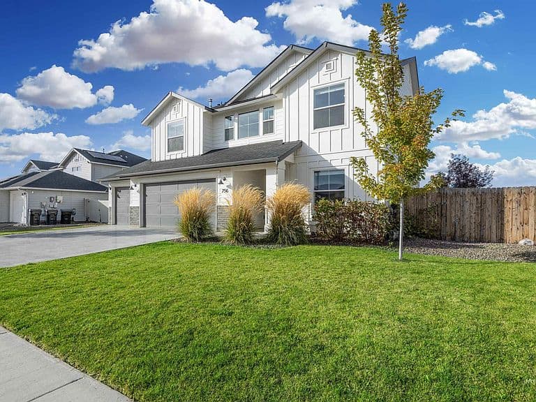 756 W Wolf Willow photo 2