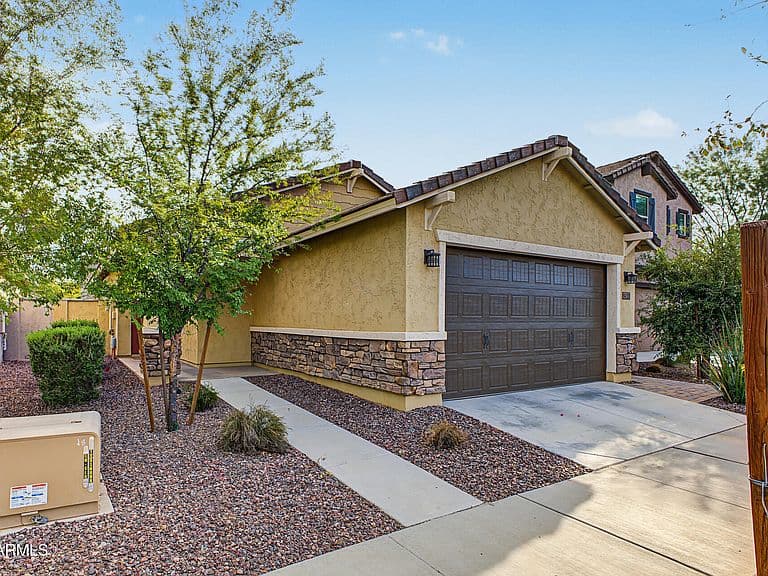 14157 W VOLTAIRE Street photo 2
