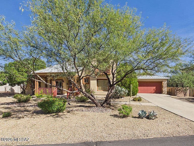 2352 N Woods Pl photo 2