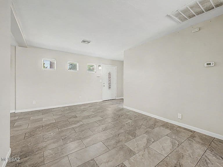 4182 E Valentine St photo 5