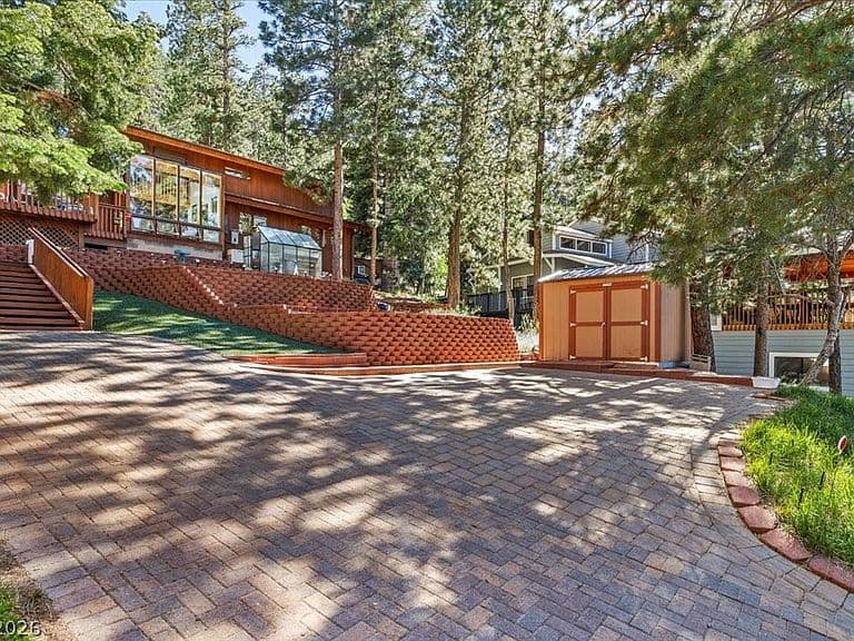 4095 Tyrol Way photo 4