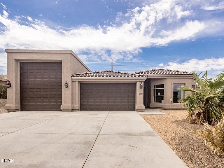 2050 Palo Verde Blvd N photo 1