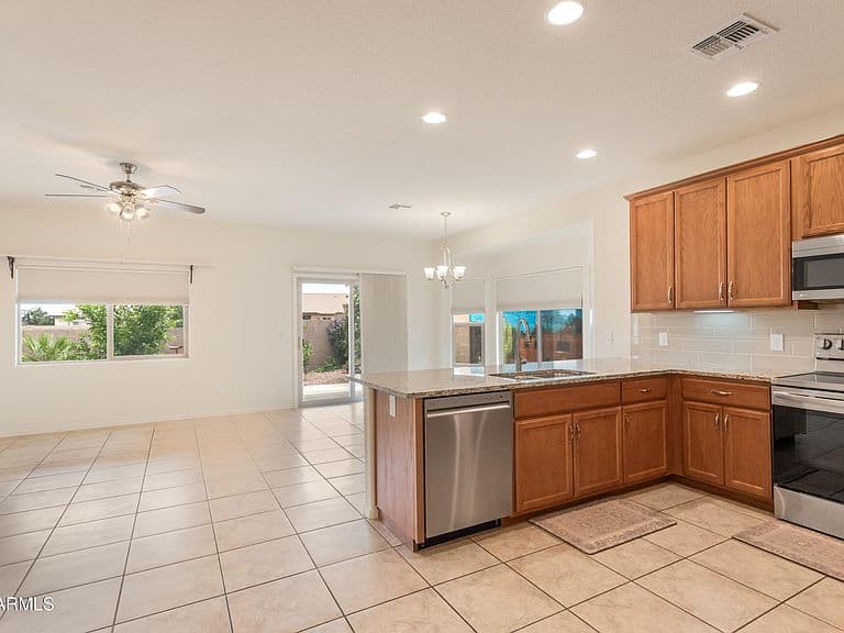 4336 DEANNA Drive photo 4