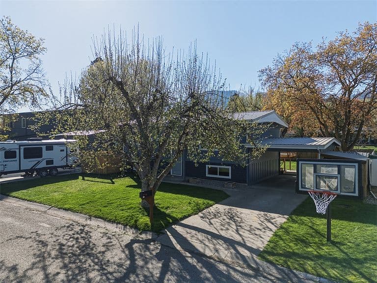 27 Virginia Dr photo 3