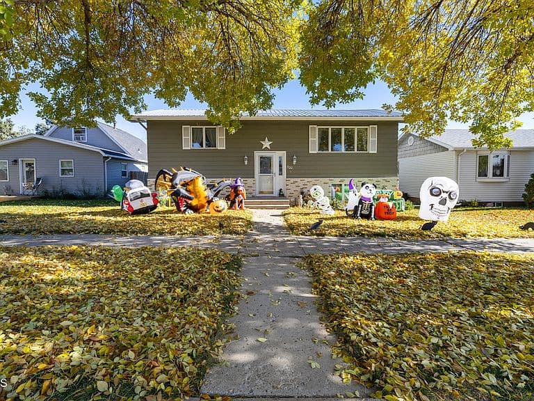520 9th Ave W photo 1