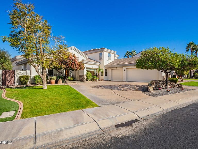 652 W ASTER Court photo 2