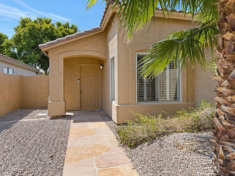 1819 W BROOKWOOD Court photo 4