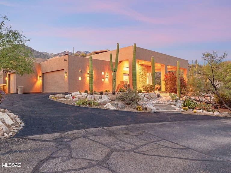 6342 N Sabino Shadow Ln photo 3