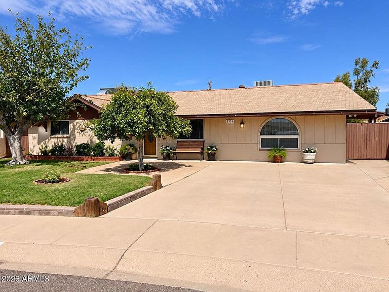 3924 W LAS PALMARITAS Drive photo 1
