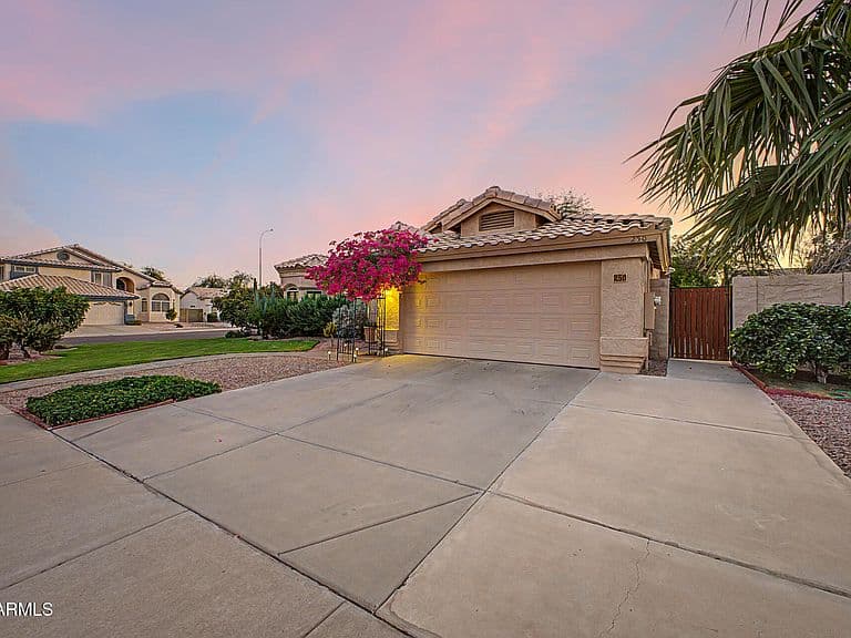 250 S ASH Drive photo 3