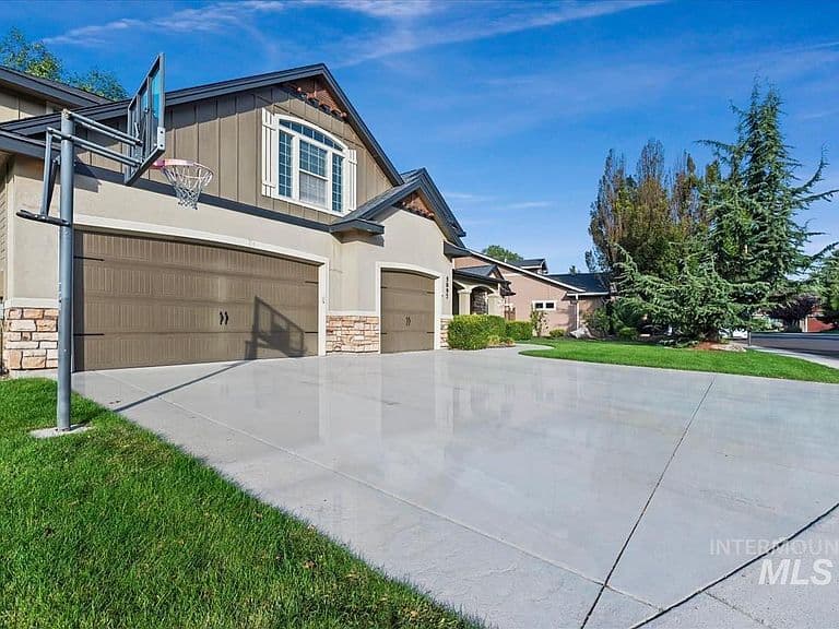 5897 N Maximus Way photo 4