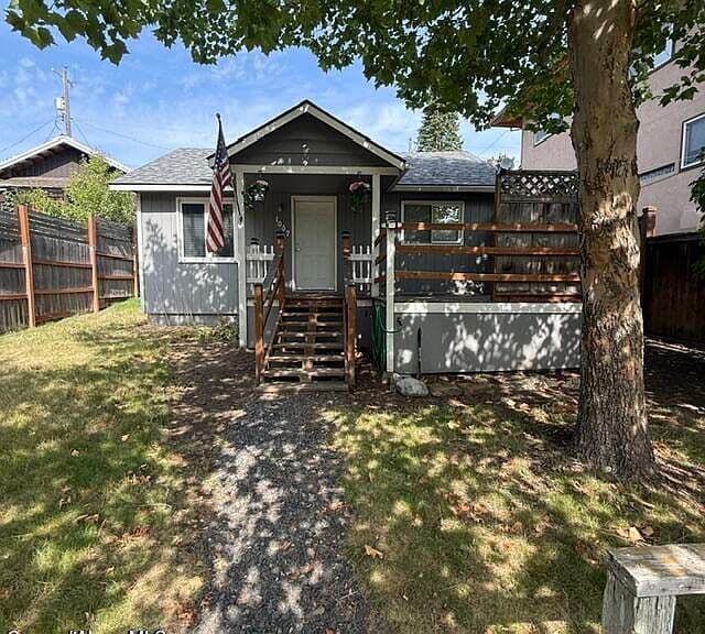 1007 E Mountain Ave photo 1