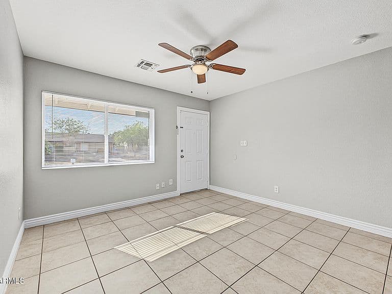1011 N 61ST Drive photo 4