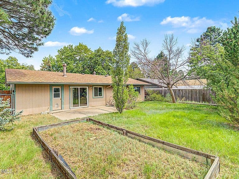 1055 N MANZANITA Way photo 5