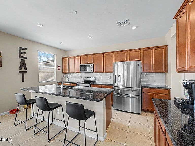 17805 W Daley Lane photo 2