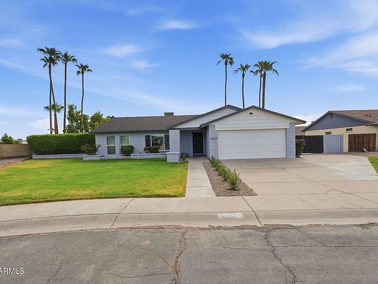 6529 S MARILYN ANN Drive photo 2