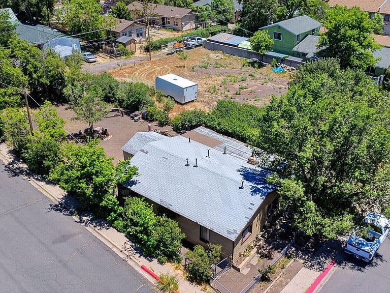 530 W TOMBSTONE Avenue photo 3
